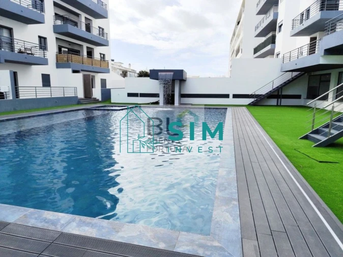 Apartamento T2 para Venda em Quelfes Foto 2