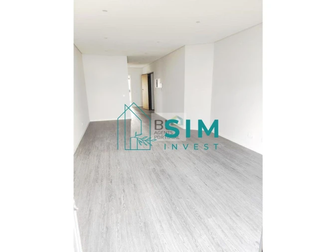 Apartamento T2 para Venda em Quelfes Foto 6