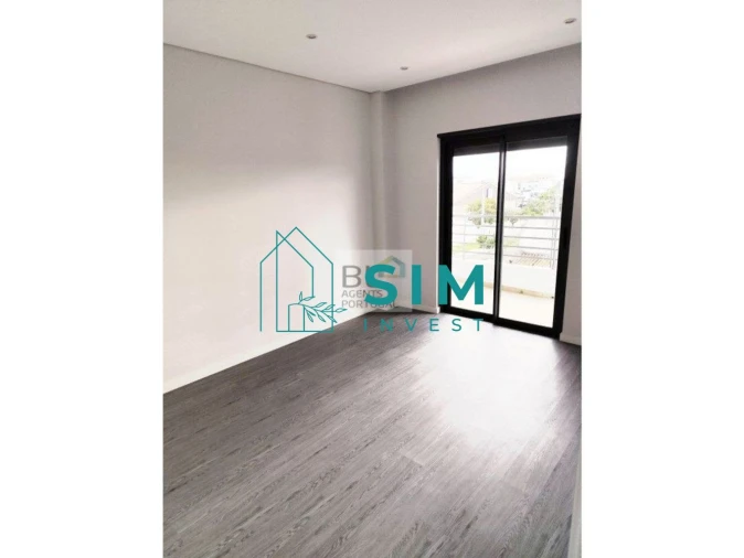 Apartamento T1 para Venda em Quelfes Foto 10