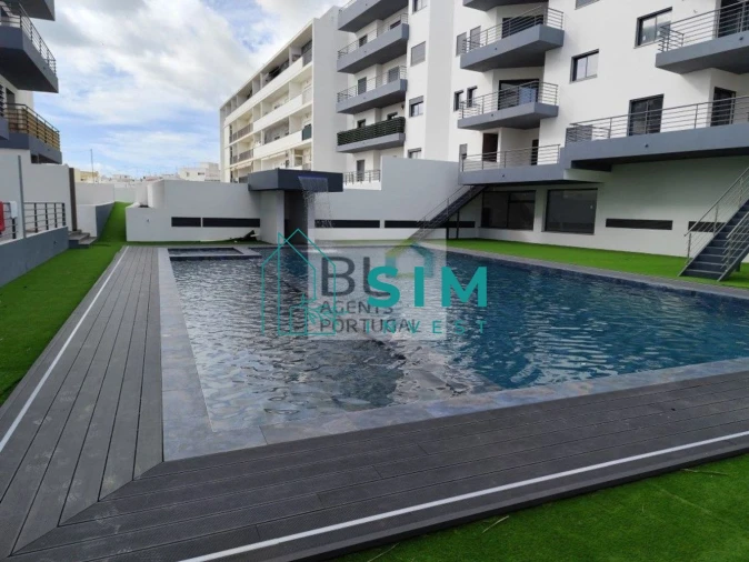 Apartamento T1 para Venda em Quelfes Foto 2