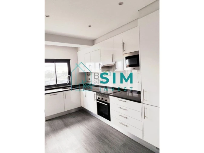 Apartamento T1 para Venda em Quelfes Foto 7