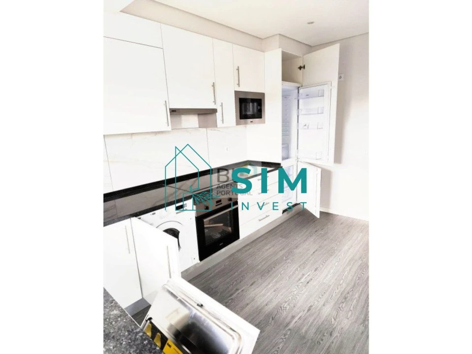 Apartamento T1 para Venda em Quelfes Foto 6