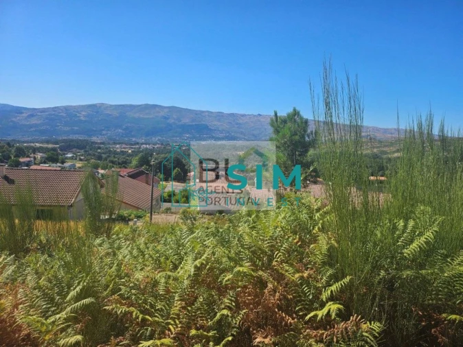 Terreno para Venda em Mouçós e Lamares Foto 2