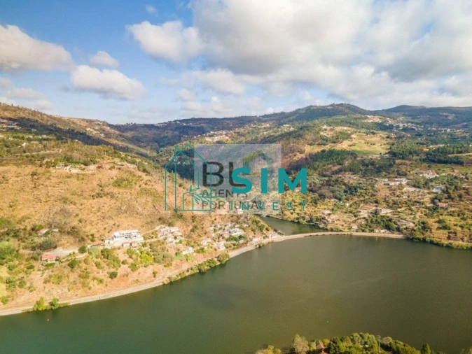 Terreno para Venda em Freigil e Miomães Foto 17