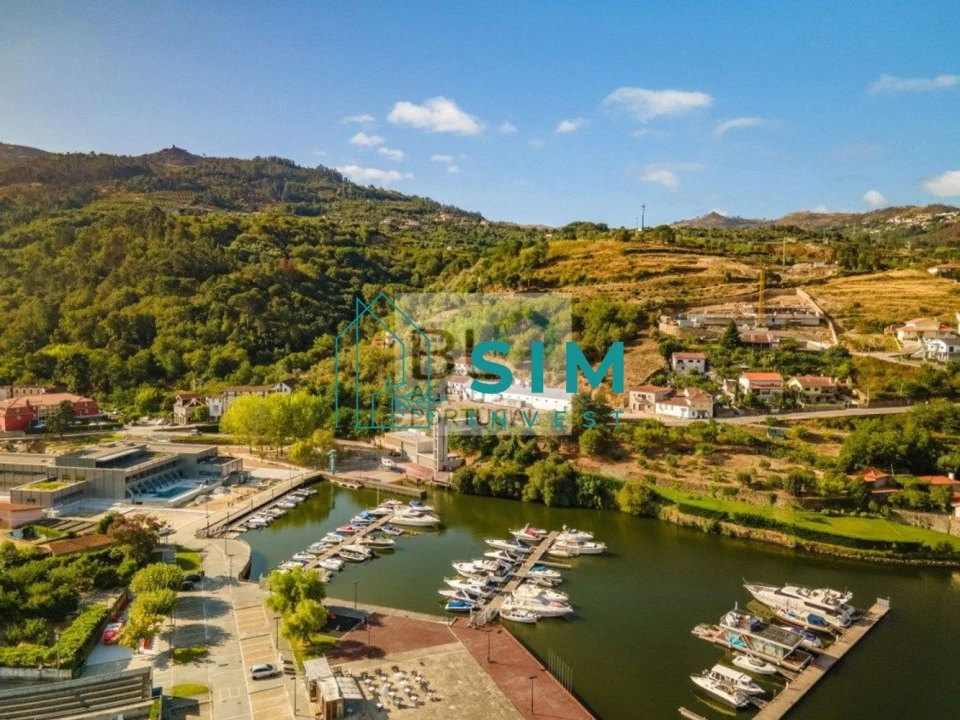 Terreno para Venda em Freigil e Miomães Foto 9