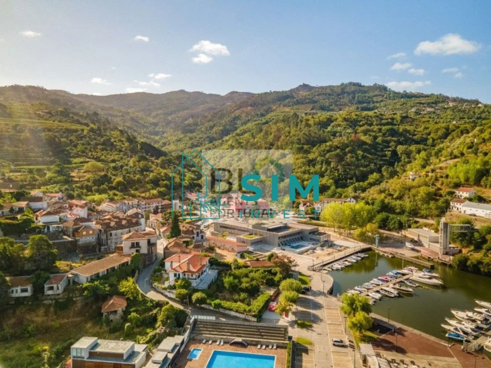 Terreno para Venda em Freigil e Miomães Foto 7