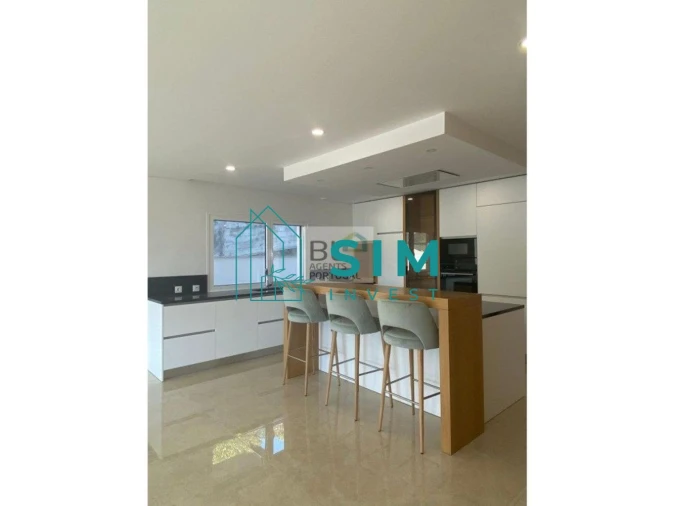 Moradia T3 para Venda em Recezinhos (São Mamede) Foto 1