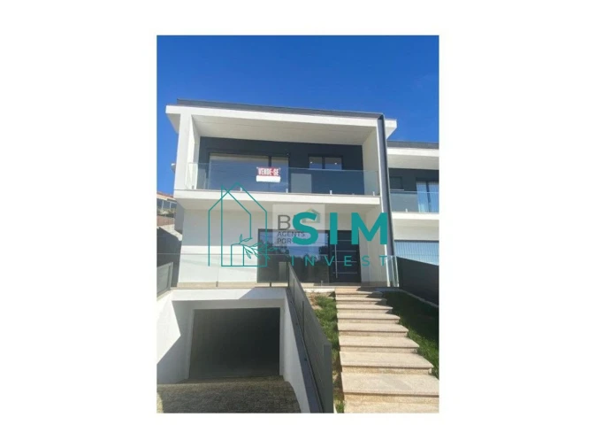 Moradia T3 para Venda em Recezinhos (São Mamede) Foto 32