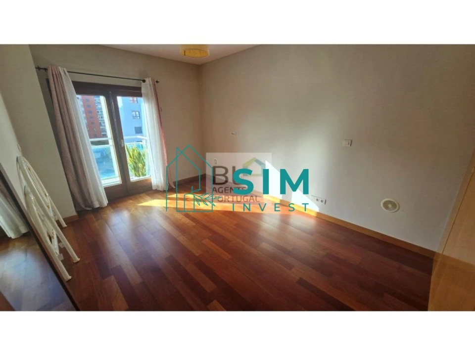 Apartamento T2 para Venda em Odivelas Foto 13