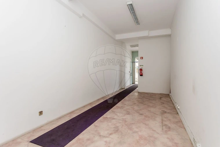Loja para Arrendamento em São Domingos de Benfica Foto 14