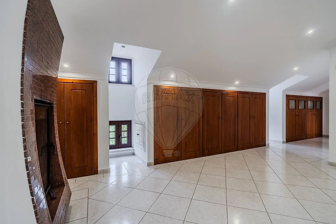 Moradia T5 para Venda em Campelos e Outeiro da Cabeça Foto 22