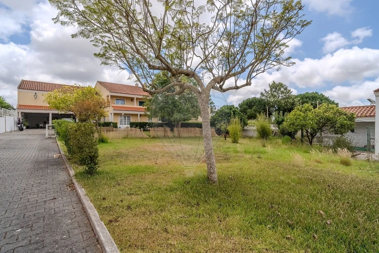 Moradia T5 para Venda em Campelos e Outeiro da Cabeça Foto 37