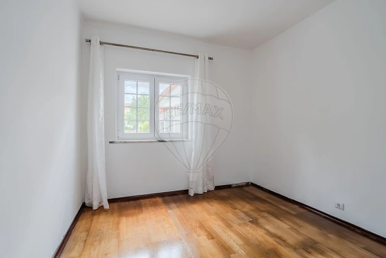 Moradia T5 para Venda em Campelos e Outeiro da Cabeça Foto 16