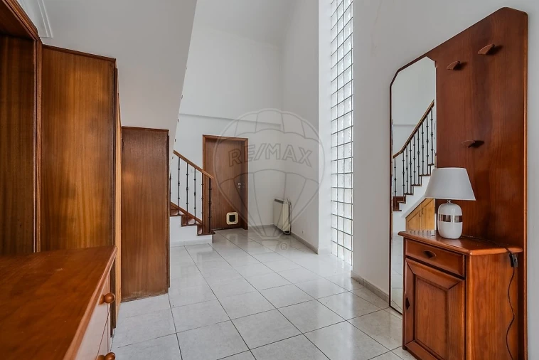 Moradia T5 para Venda em Campelos e Outeiro da Cabeça Foto 19