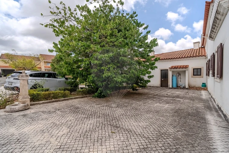 Moradia T5 para Venda em Campelos e Outeiro da Cabeça Foto 35