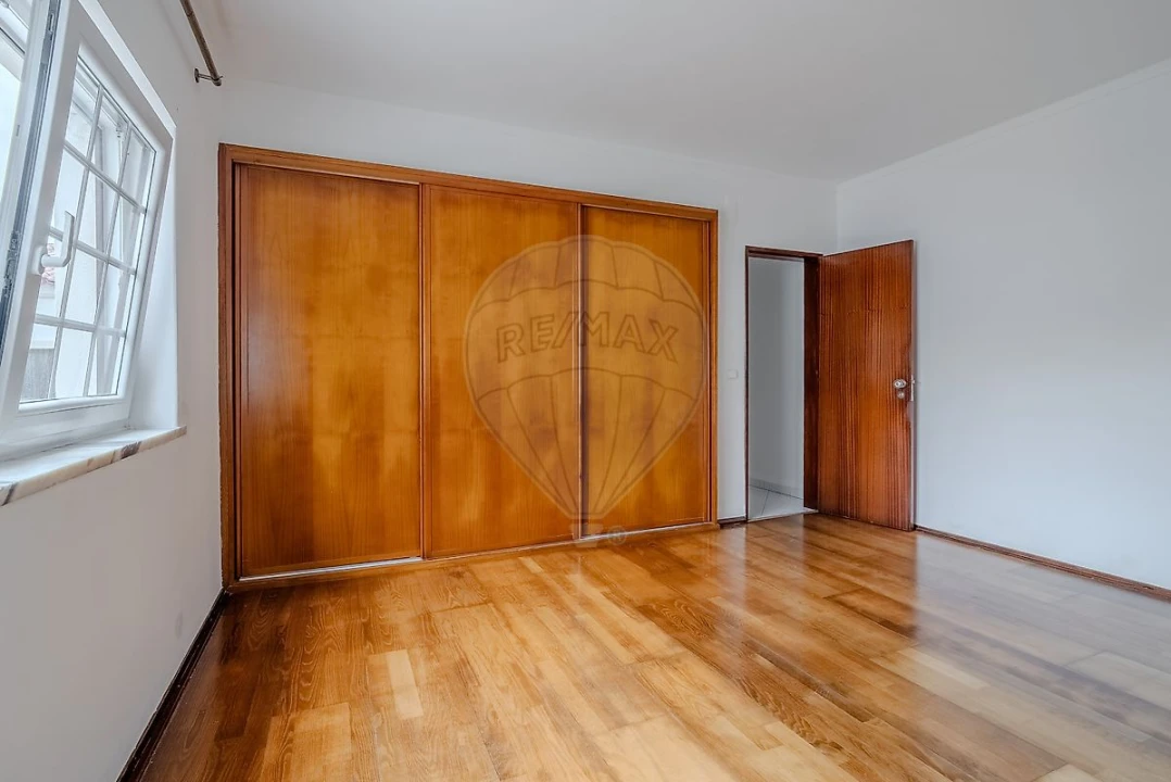 Moradia T5 para Venda em Campelos e Outeiro da Cabeça Foto 13