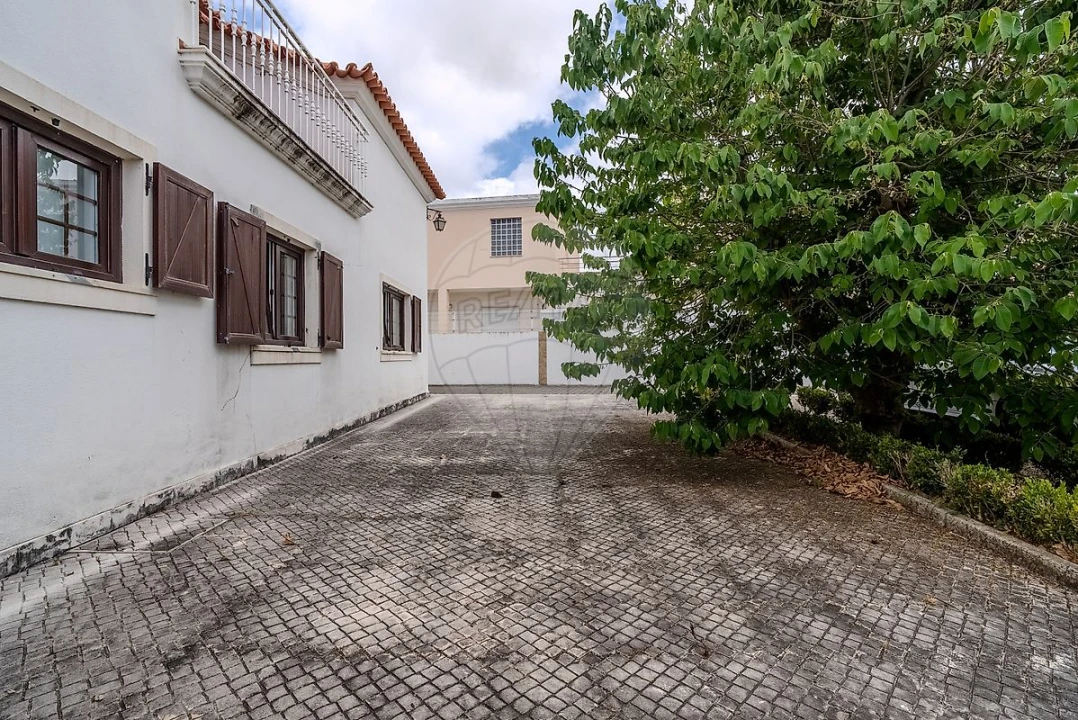 Moradia T5 para Venda em Campelos e Outeiro da Cabeça Foto 39