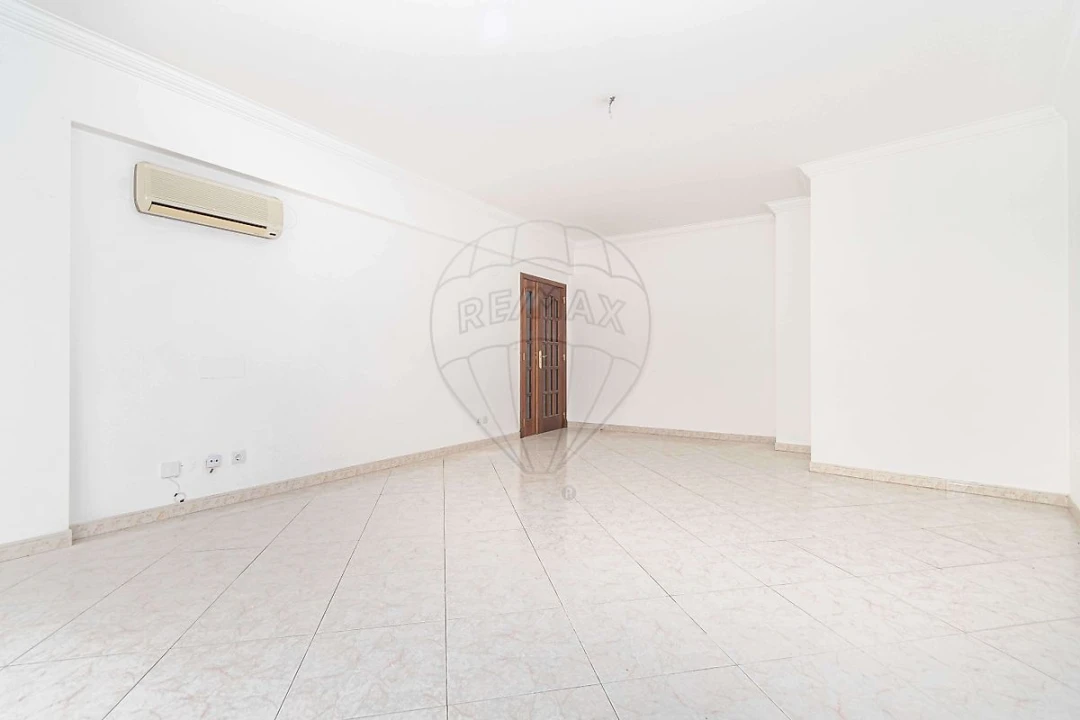 Apartamento T2 para Arrendamento em Póvoa de Santa Iria e Forte da Casa Foto 4