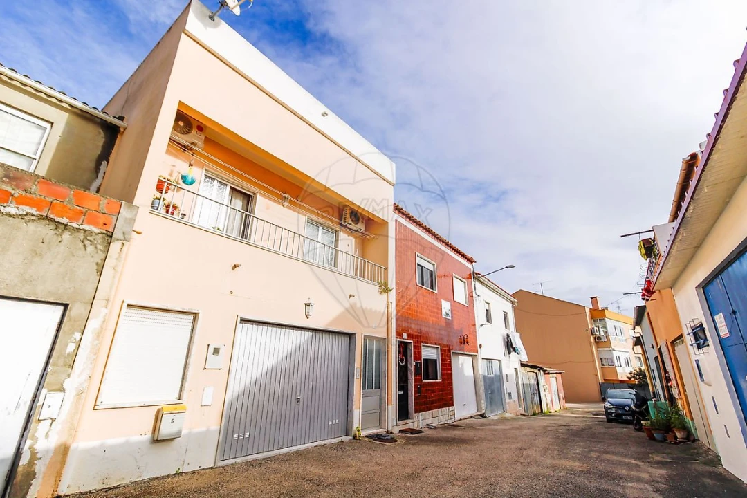 Garagem para Venda em Alverca do Ribatejo e Sobralinho Foto 1