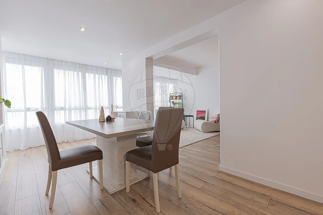 Apartamento T3 para Arrendamento em Moscavide e Portela Foto 9