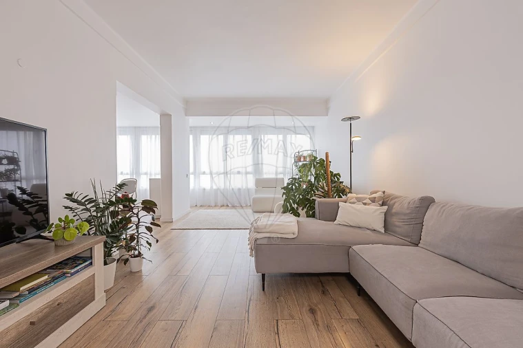 Apartamento T3 para Arrendamento em Moscavide e Portela Foto 1