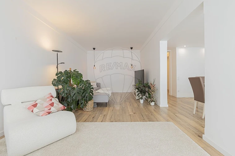 Apartamento T3 para Arrendamento em Moscavide e Portela Foto 6