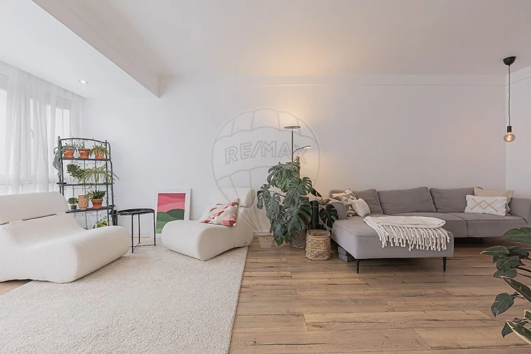 Apartamento T3 para Arrendamento em Moscavide e Portela Foto 5