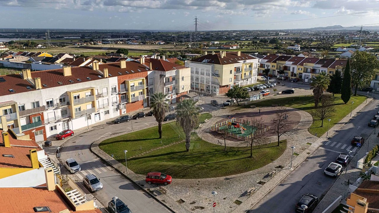 Garagem para Venda em Atalaia e Alto Estanqueiro-Jardia Foto 5
