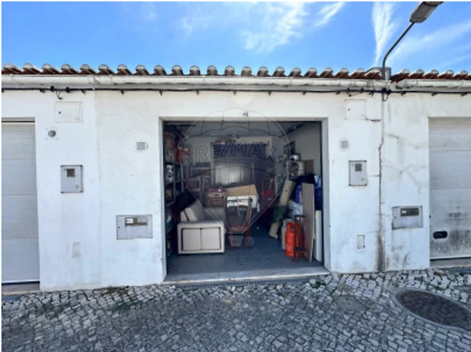 Garagem para Venda em Atalaia e Alto Estanqueiro-Jardia Foto 1