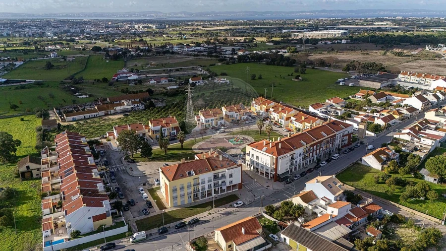 Garagem para Venda em Atalaia e Alto Estanqueiro-Jardia Foto 10