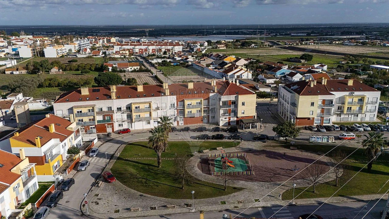Garagem para Venda em Atalaia e Alto Estanqueiro-Jardia Foto 4