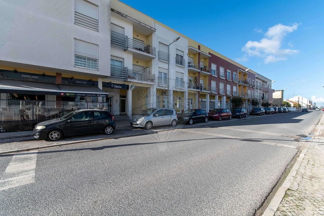 Apartamento T2 para Venda em Atalaia e Alto Estanqueiro-Jardia Foto 3