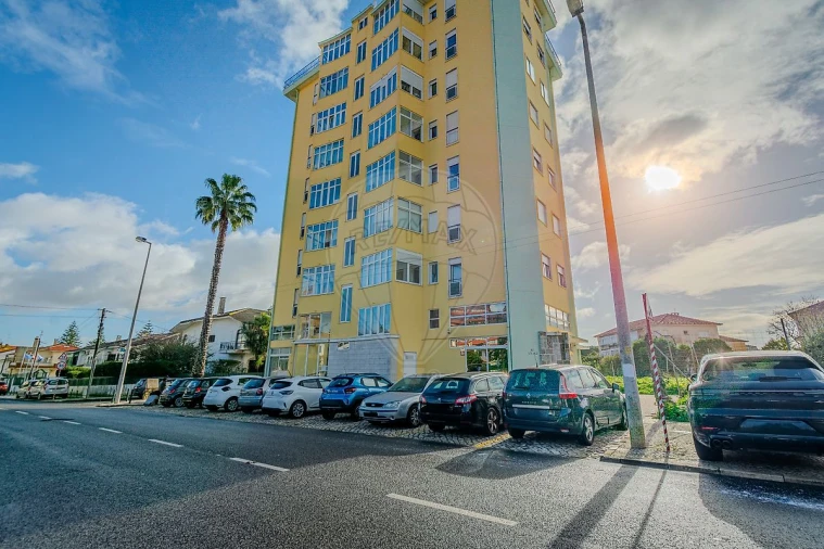 Apartamento T3 para Venda em Carcavelos e Parede Foto 2