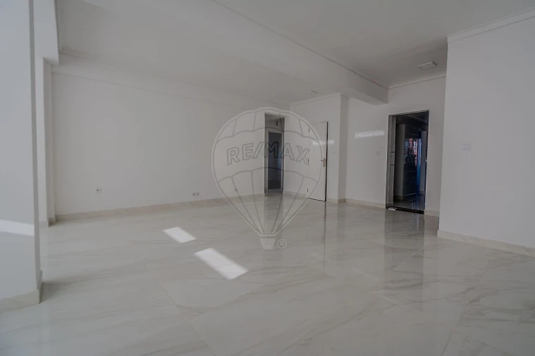 Apartamento T3 para Venda em Carcavelos e Parede Foto 10