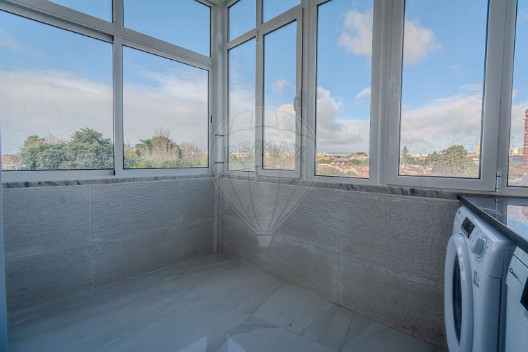 Apartamento T3 para Venda em Carcavelos e Parede Foto 30