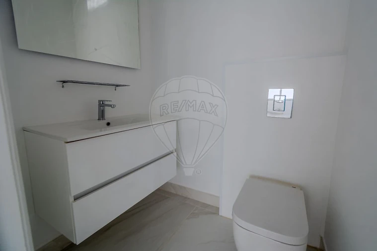 Apartamento T3 para Venda em Carcavelos e Parede Foto 19