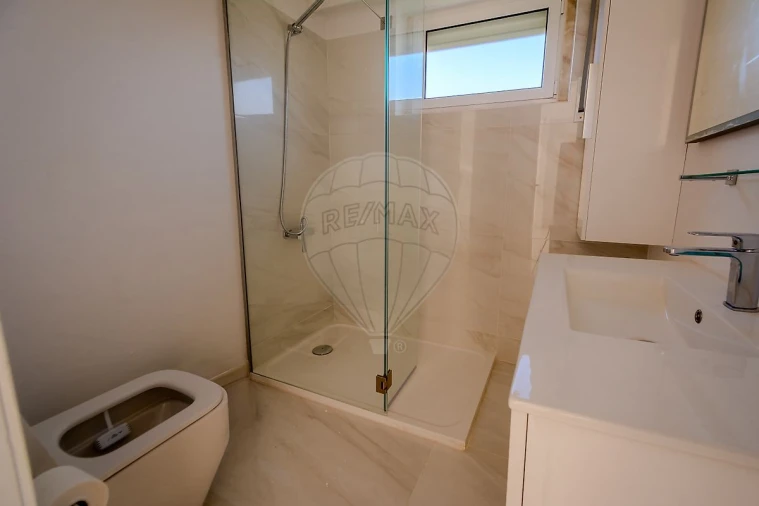 Apartamento T3 para Venda em Carcavelos e Parede Foto 16