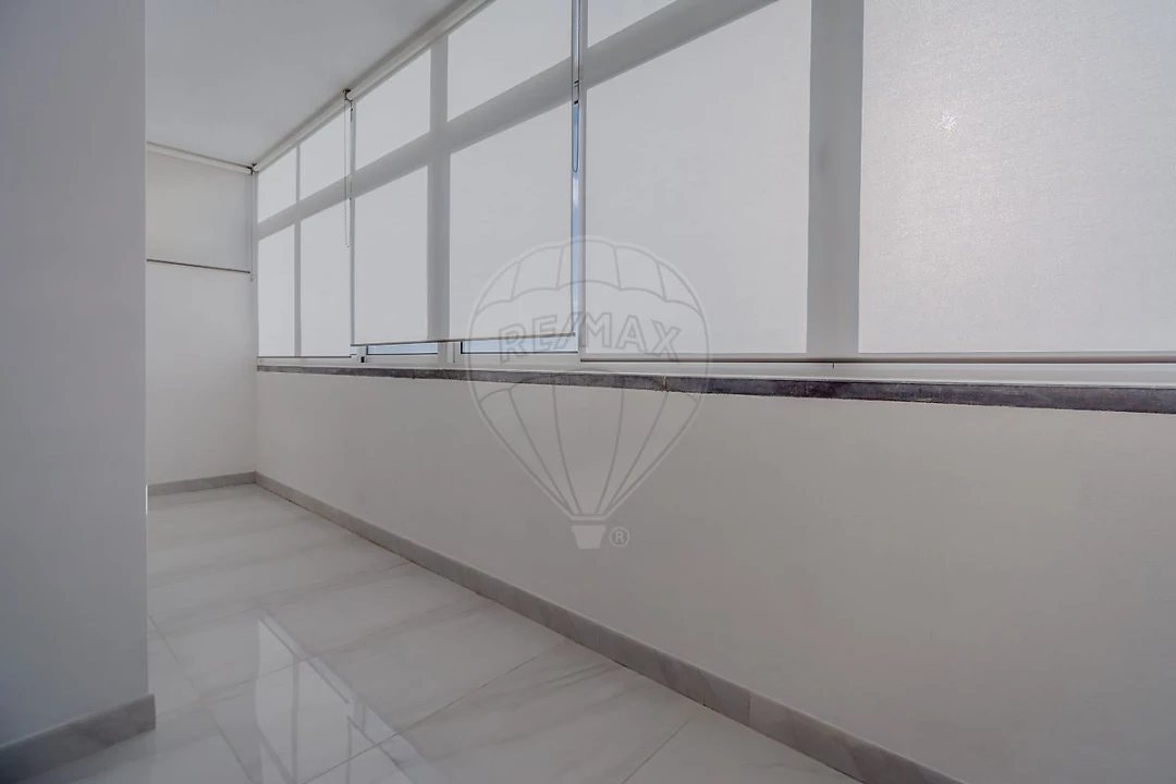 Apartamento T3 para Arrendamento em Carcavelos e Parede Foto 11