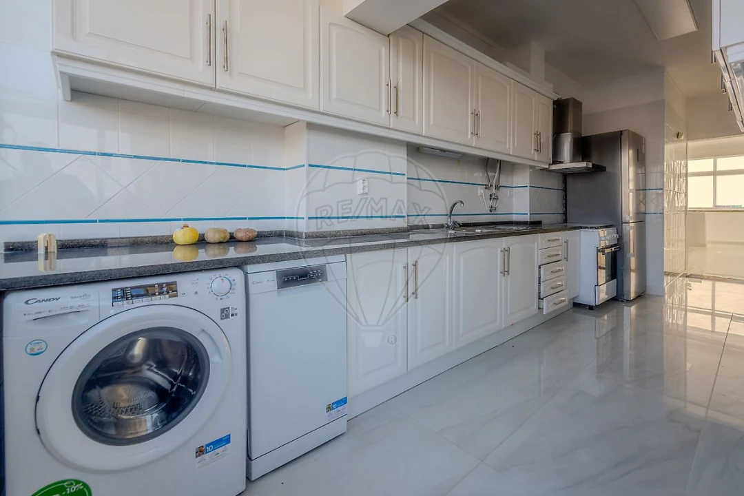 Apartamento T3 para Arrendamento em Carcavelos e Parede Foto 27