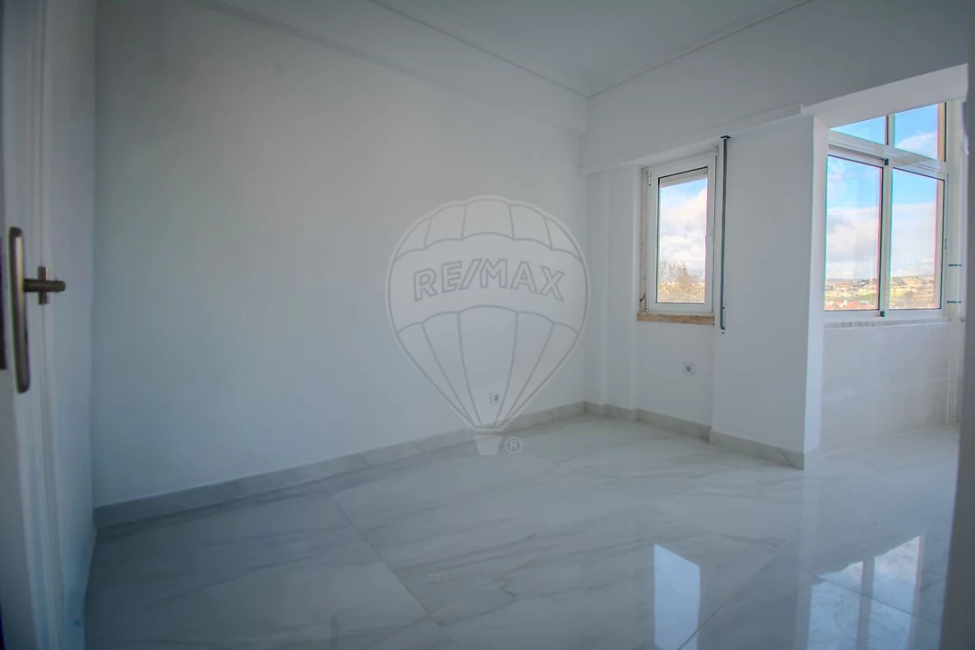 Apartamento T3 para Arrendamento em Carcavelos e Parede Foto 31