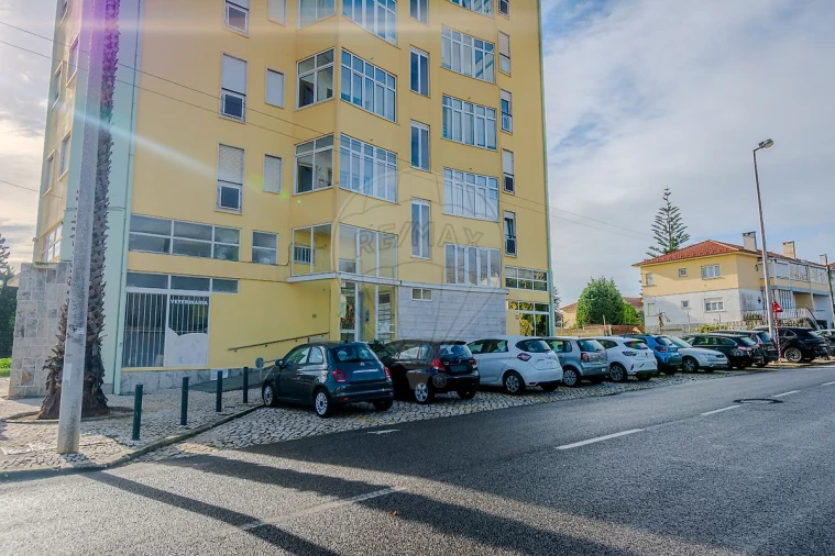 Apartamento T3 para Arrendamento em Carcavelos e Parede Foto 3