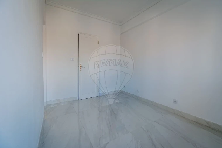 Apartamento T3 para Arrendamento em Carcavelos e Parede Foto 24