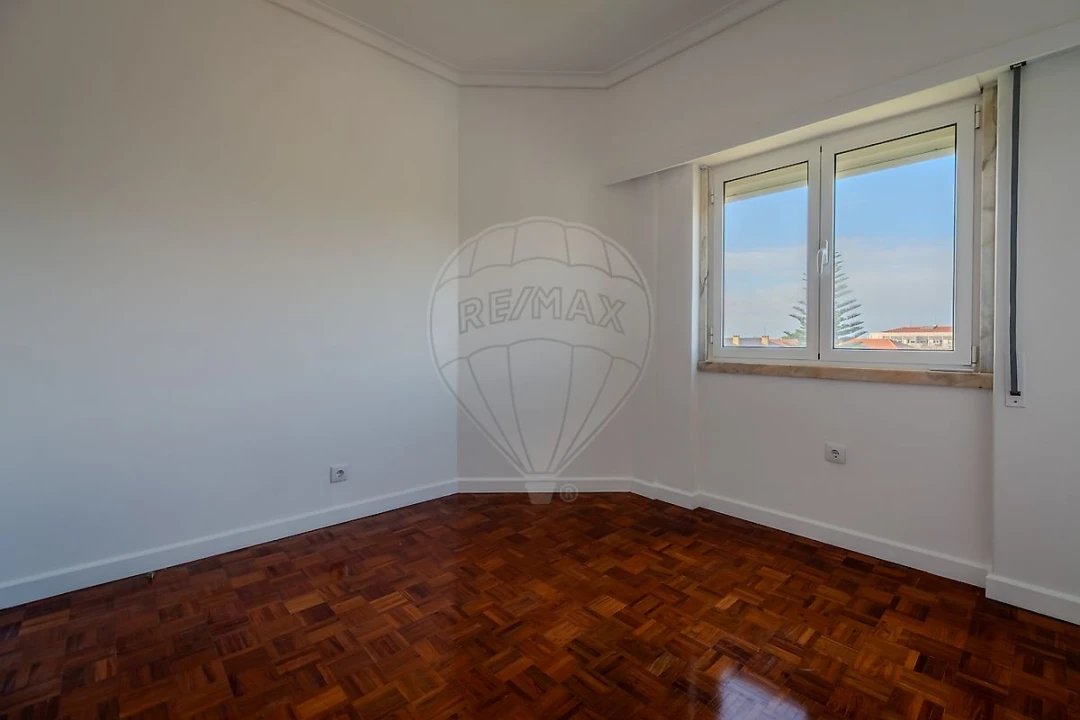 Apartamento T3 para Arrendamento em Carcavelos e Parede Foto 17