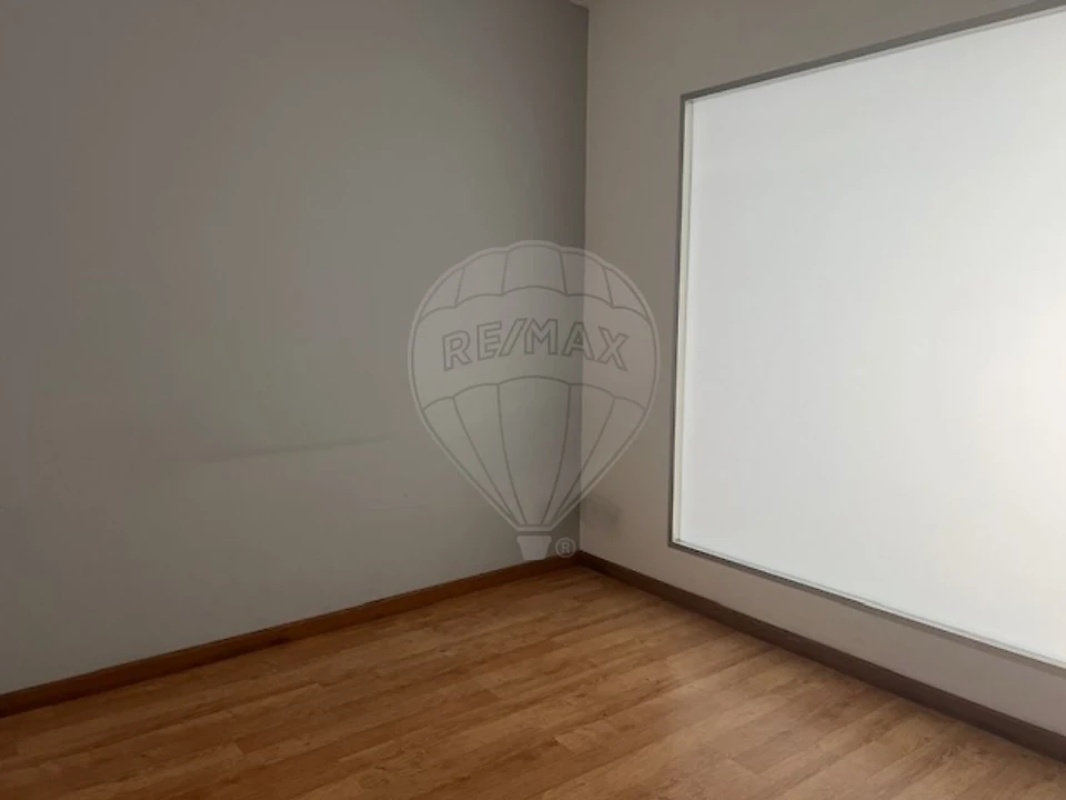 Loja para Arrendamento em Espinho Foto 6