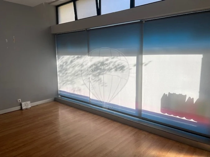 Loja para Arrendamento em Espinho Foto 4