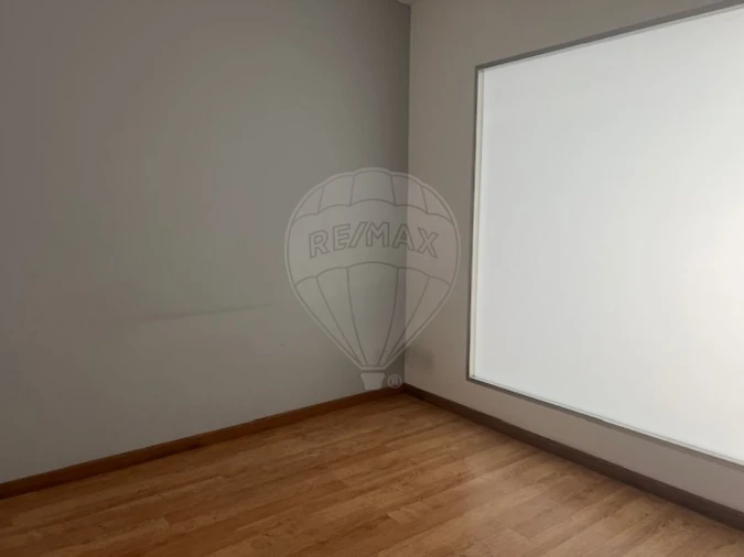 Loja para Arrendamento em Espinho Foto 6