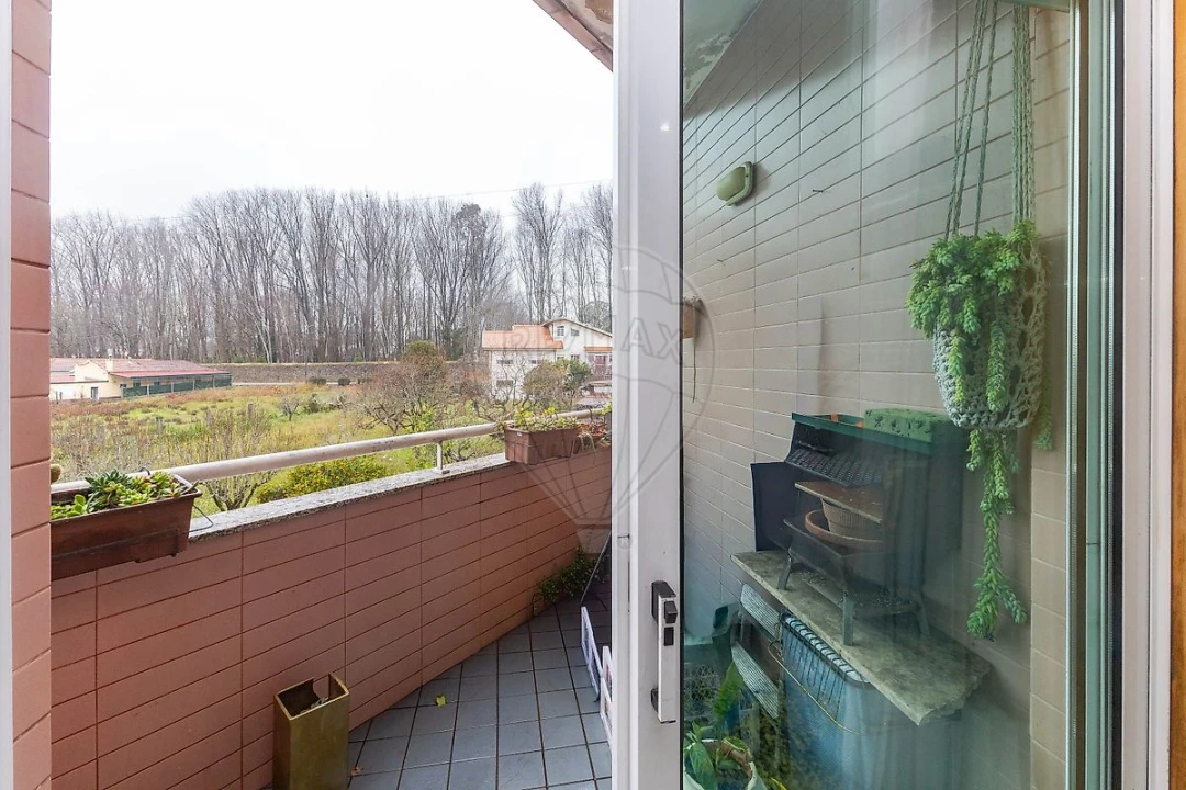 Apartamento T2 para Venda em Grijó e Sermonde Foto 10