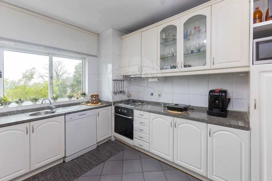 Apartamento T2 para Venda em Grijó e Sermonde Foto 42