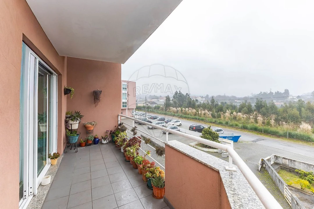 Apartamento T2 para Venda em Grijó e Sermonde Foto 49