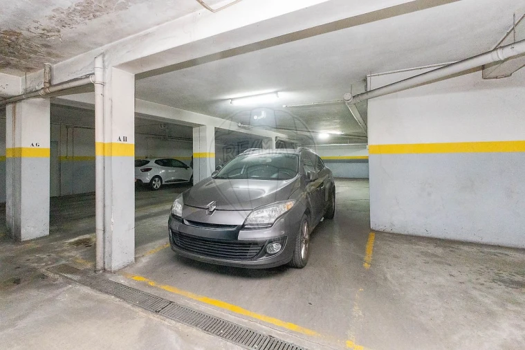 Apartamento T2 para Venda em Grijó e Sermonde Foto 6